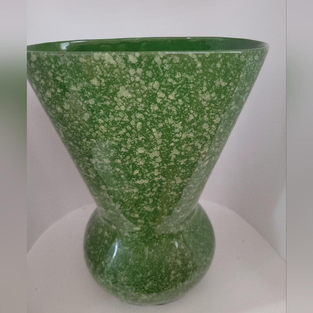 KENWOOD USA style Fan Vase Dark Green confetti splatter pattern 2014